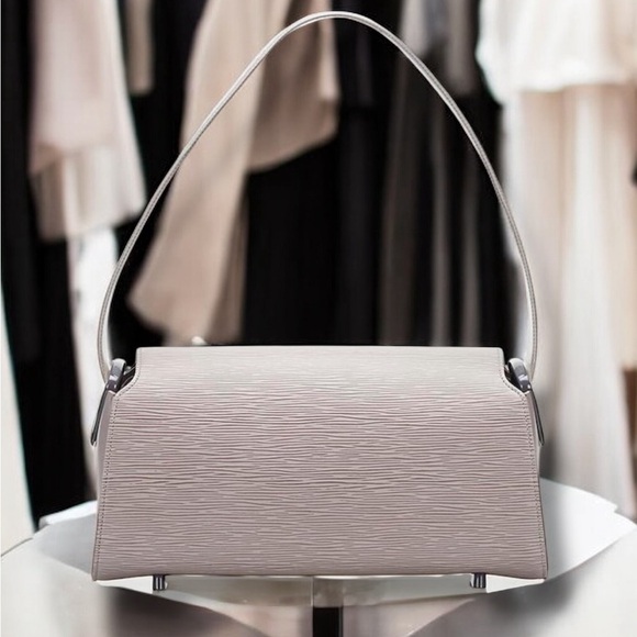 LOUIS VUITTON EPI LEATHER Nocturne PM Lilac Gray Baguette Shoulder Hand Bag RARE - Picture 3 of 16